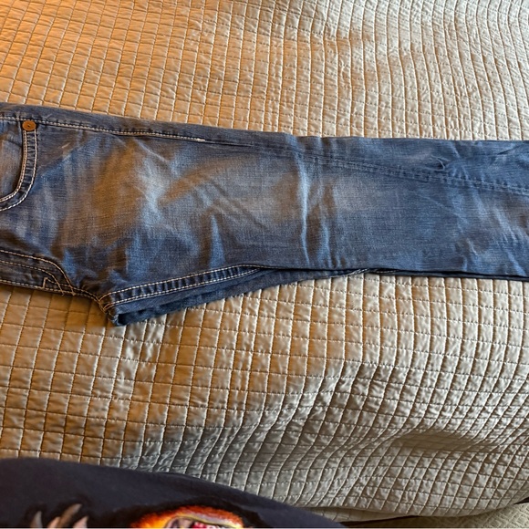 True Religion Classic Blue Jeans - Picture 7 of 9